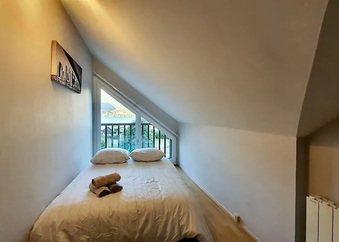 Duplex A Deux Pas Du Севрие