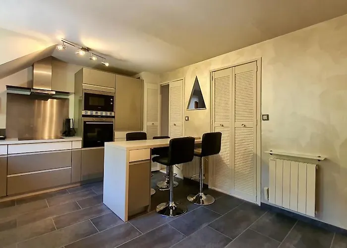 Duplex A Deux Pas Du Севрие